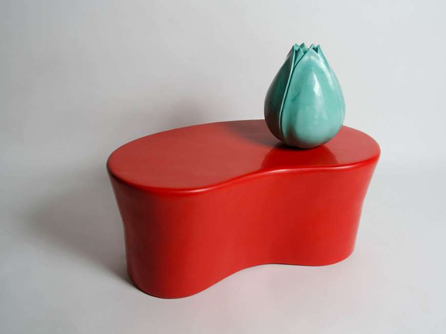 Picture of BEAN-SHAPED BENCH RED LACQUER