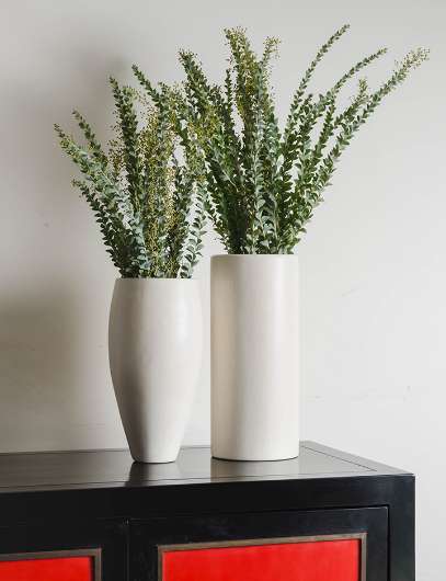 Picture of FLARE TOP VASE AND CYLINDRICAL VASE - CREAM LACQUER