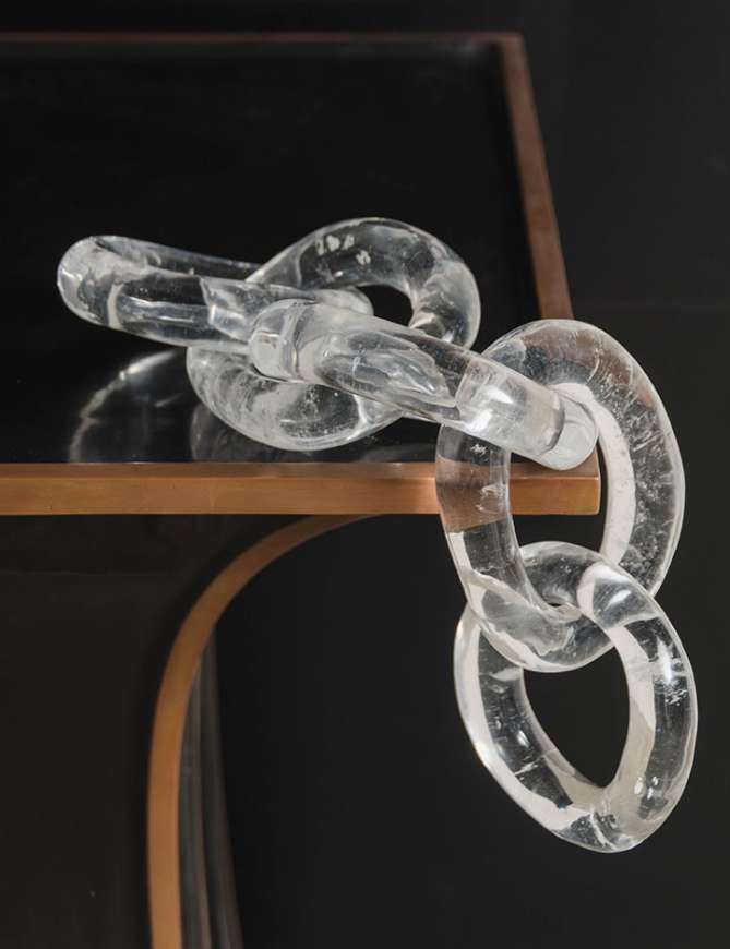 Picture of 5 LINK CHAIN SCULPTURE - CRYSTAL