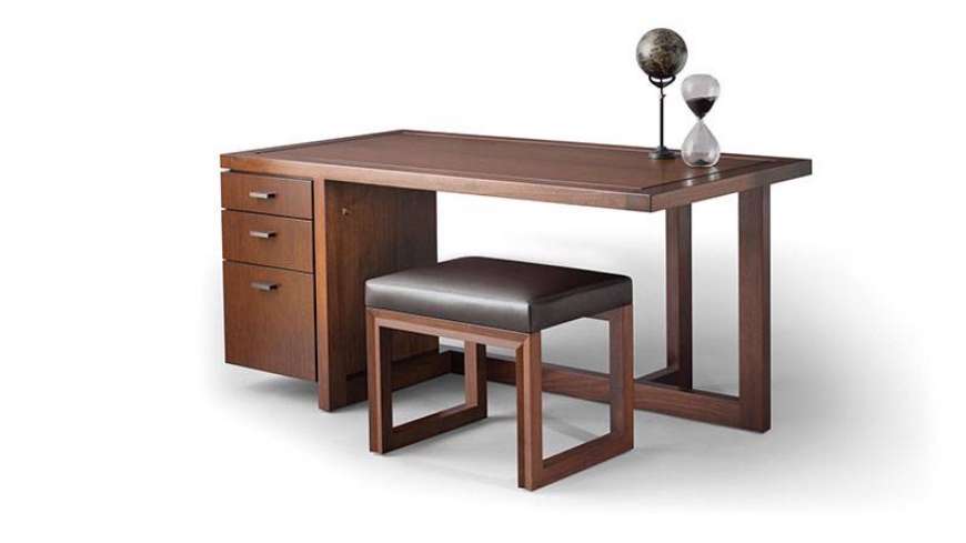 Picture of OFFSET DESK WITH ARRIS OTTOMAN